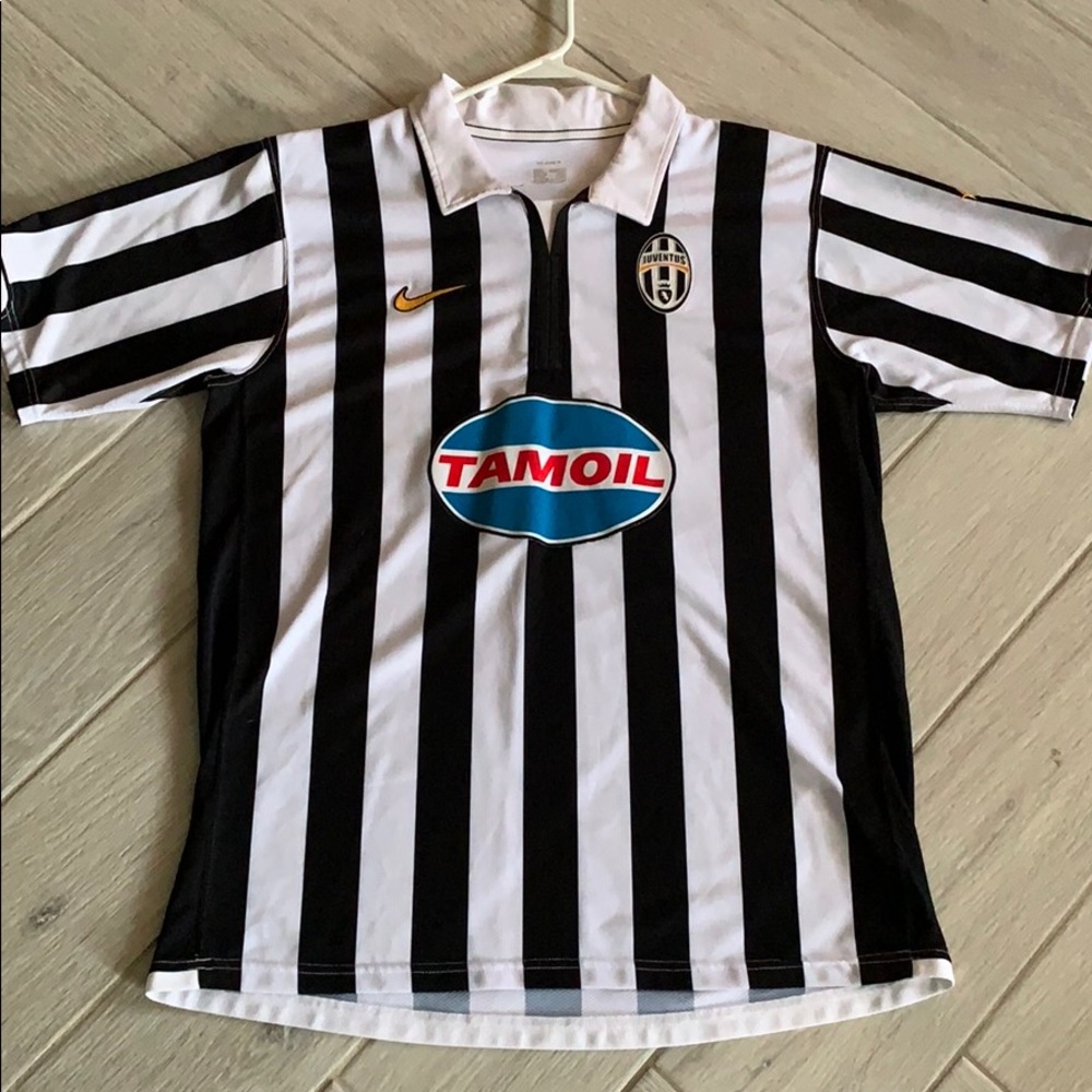 Gorgeous Juventus Nike polo!!